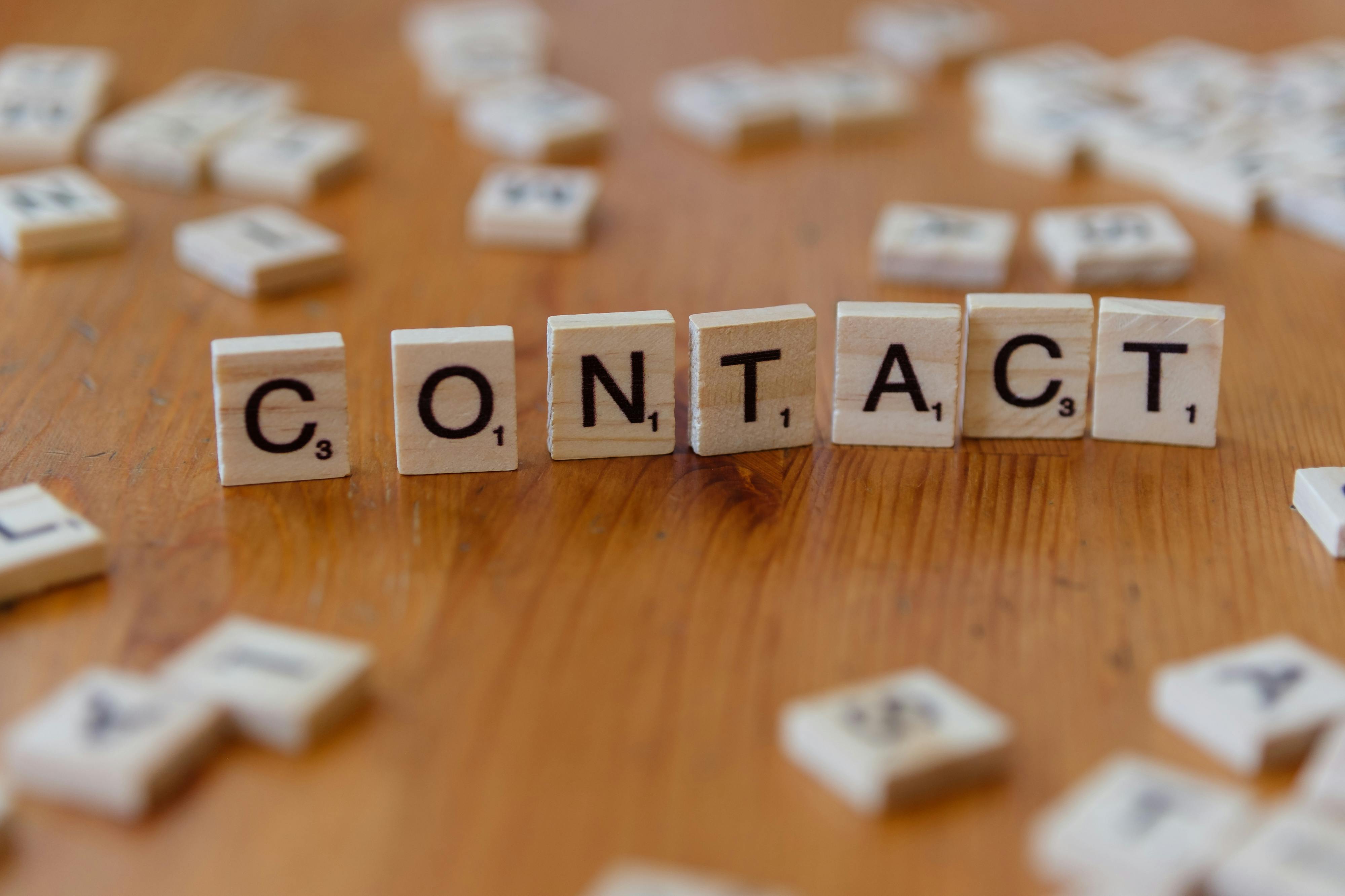 Contact Elleott Banner